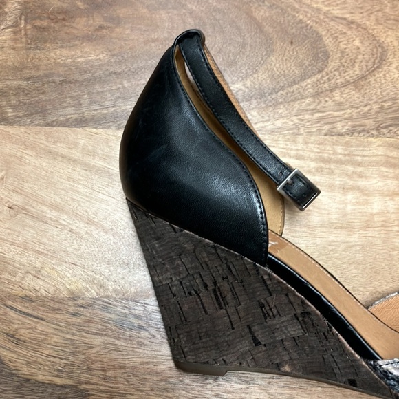 Clark’s Artisan Snakeskin Animal Print Wedges - Picture 4 of 16